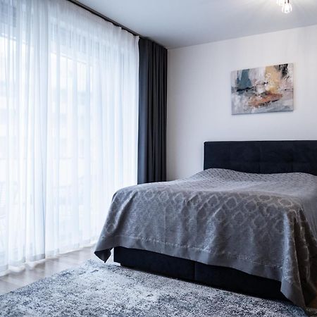 Luxury City Centre Apartment Прага Экстерьер фото