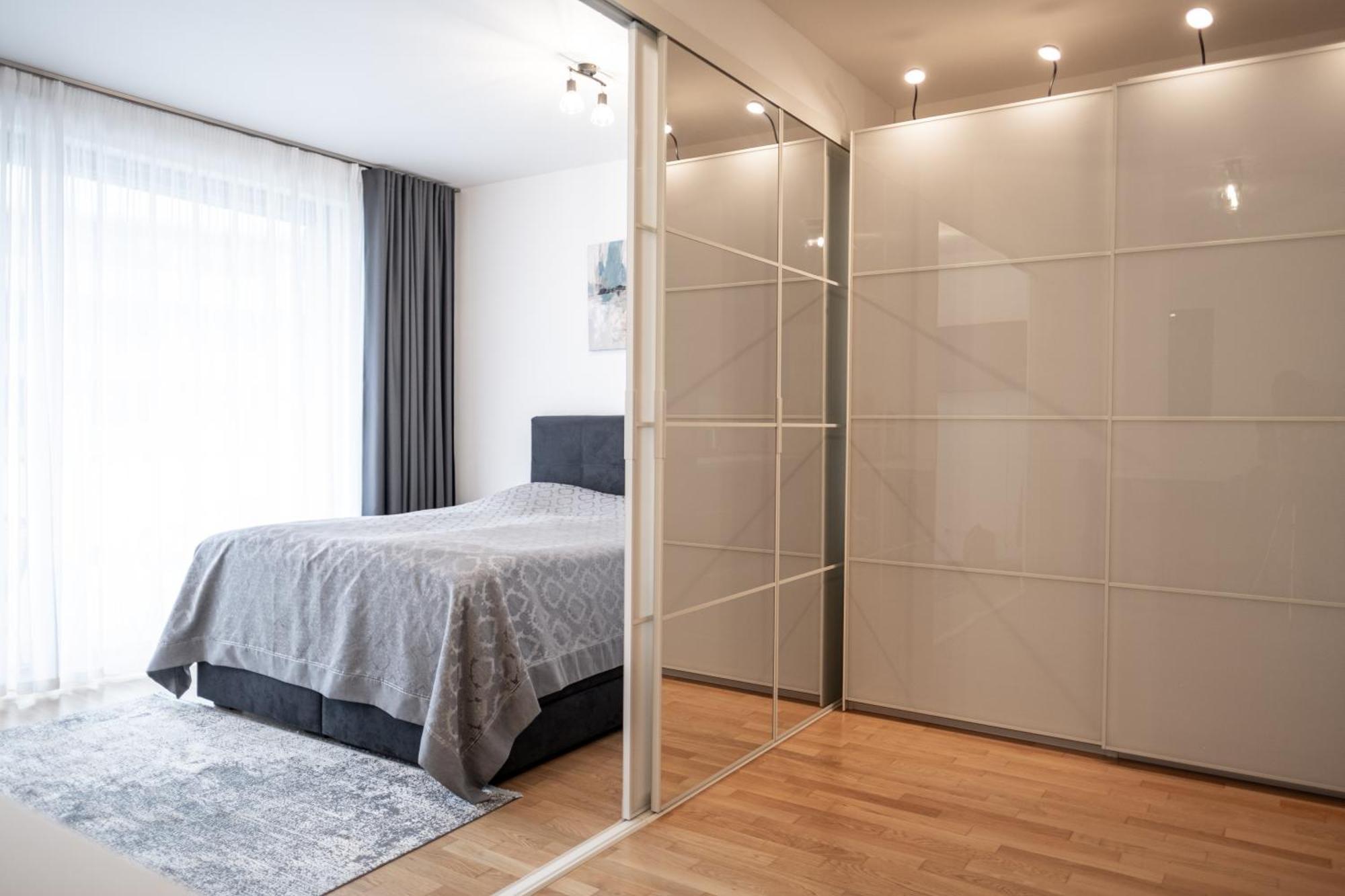 Luxury City Centre Apartment Прага Экстерьер фото