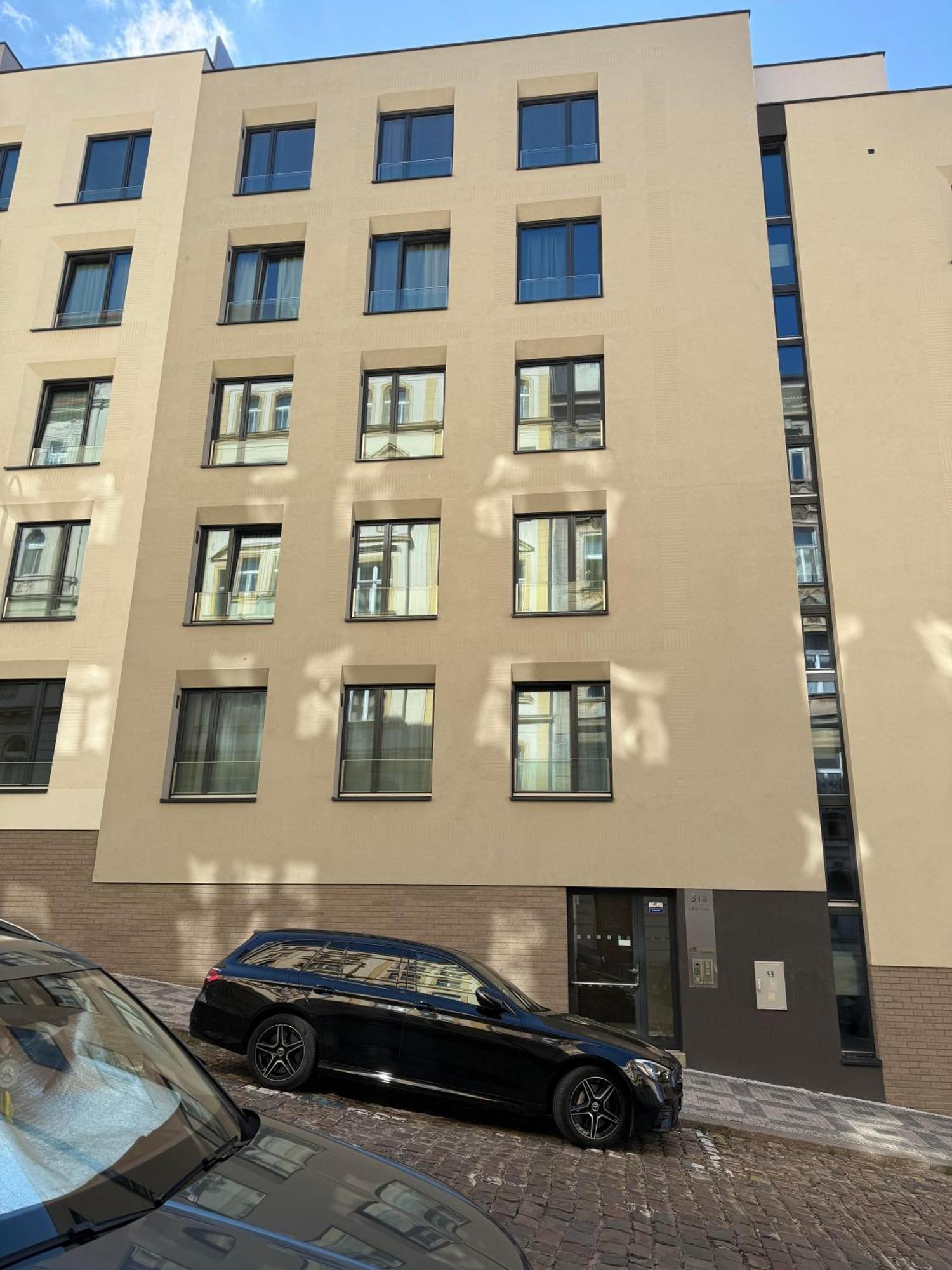 Luxury City Centre Apartment Прага Экстерьер фото